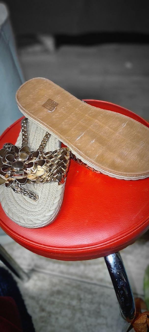 Chaussures femmes: Flipflops – Neuf avec emballage d'origine à Bellerive VD par Hermes5 1