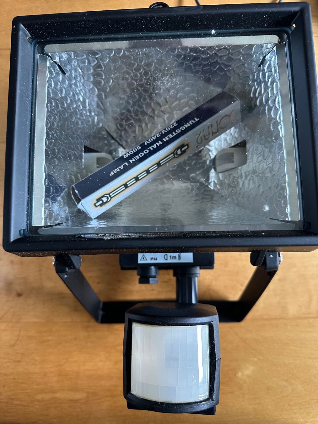 Lampade: Halogenstrahler 500 W mit Bewegungsmelder – Nuovo e nell'imballaggio originale da Stallikon venduto da Rsiri 1