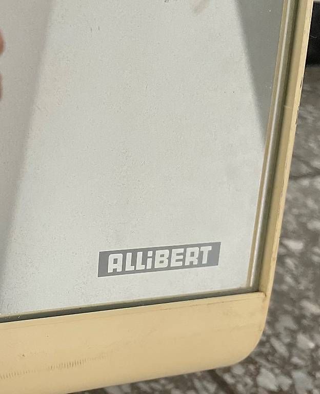 Armadietti a specchio: Spiegelschrank Vintage – Usato da Ittigen venduto da son_w9mz 1