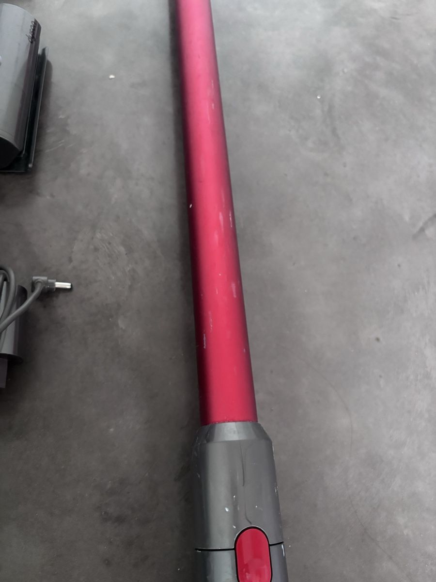 Dyson Staubsauger & Zubehör: Dyson V10 Staubsauger – Gebraucht aus Zürich von mme95 5