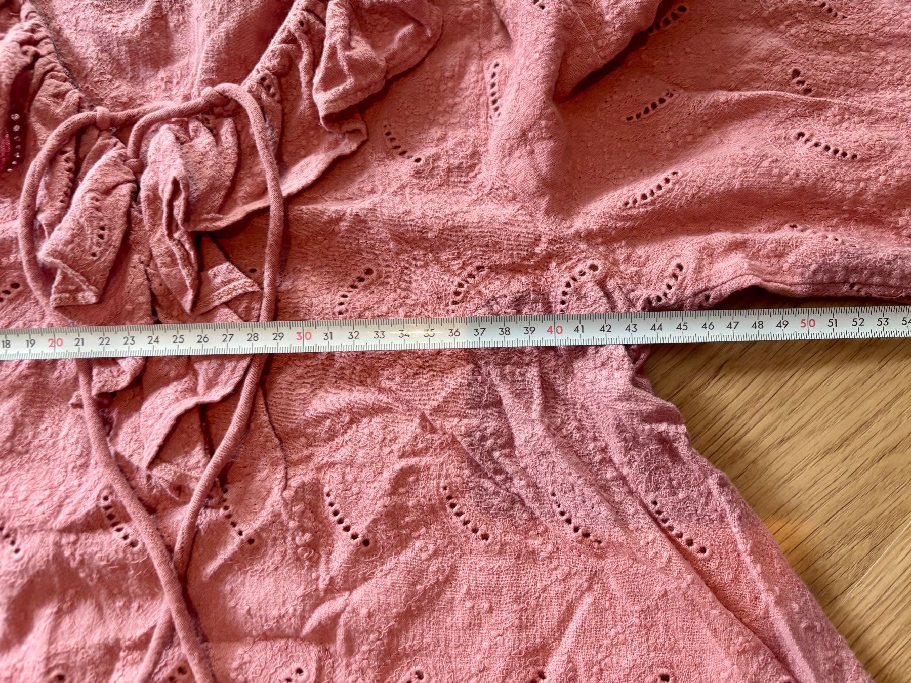 Zara Chemisiers: Zara Bluse mit Lochmuster – D'occasion à Baden par Tiffany6878 7