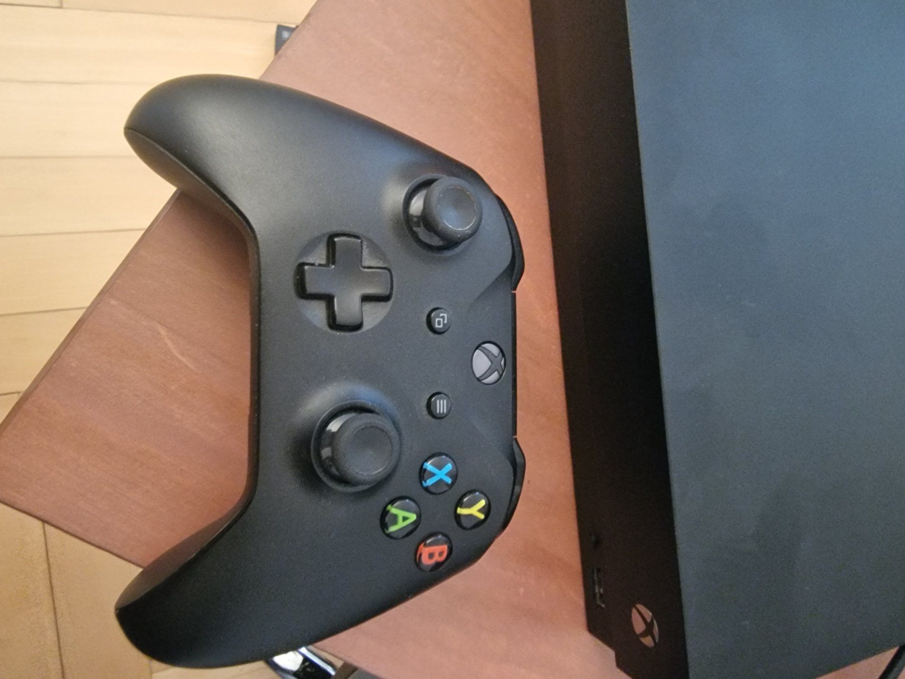 Microsoft Console: Xbox one x – Usato da Fribourg venduto da ans_wq57 1