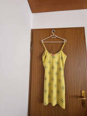 Robe Pepe Jeans jaune, taille L, parfait pour l'été!
