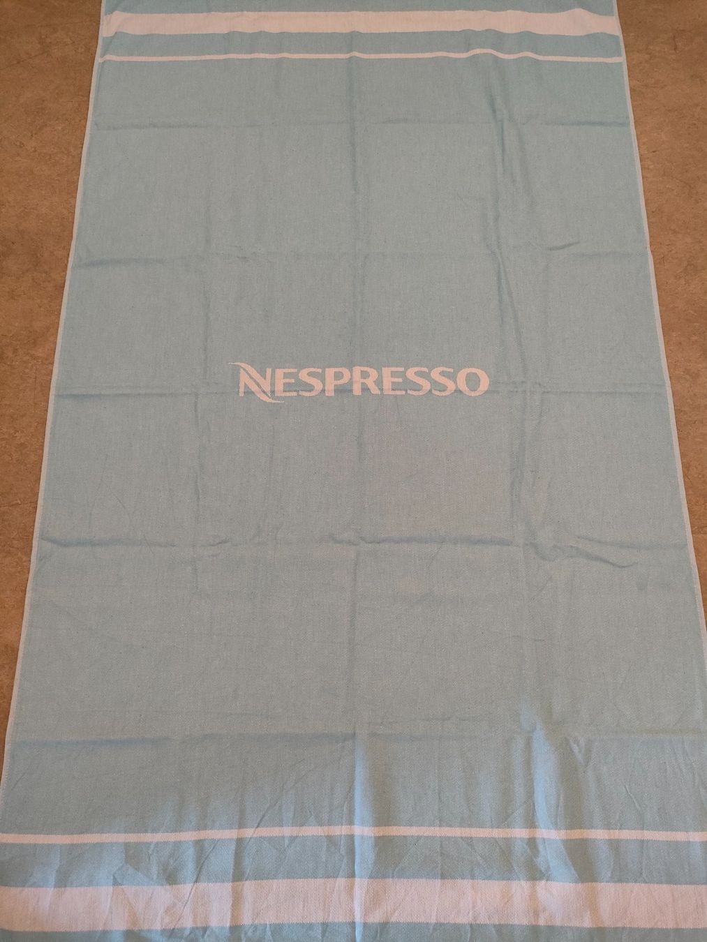 Serviettes de bain: Wunderschönes Nespresso Tuch neu – Neuf avec emballage d'origine à Dietikon par MJ_Sporting 3