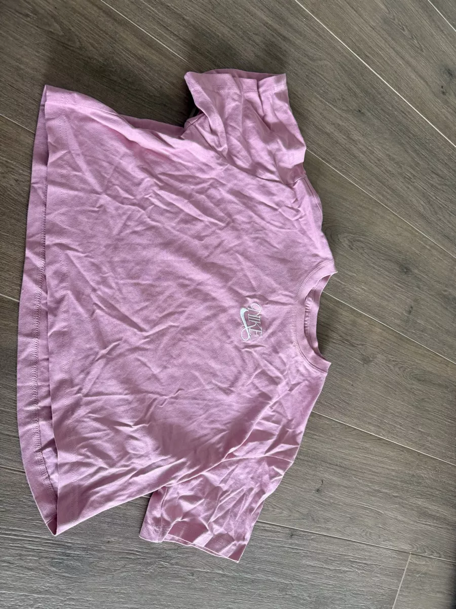 Nike Top: Nike crop top – Usato da Zürich venduto da Bellinka23 3