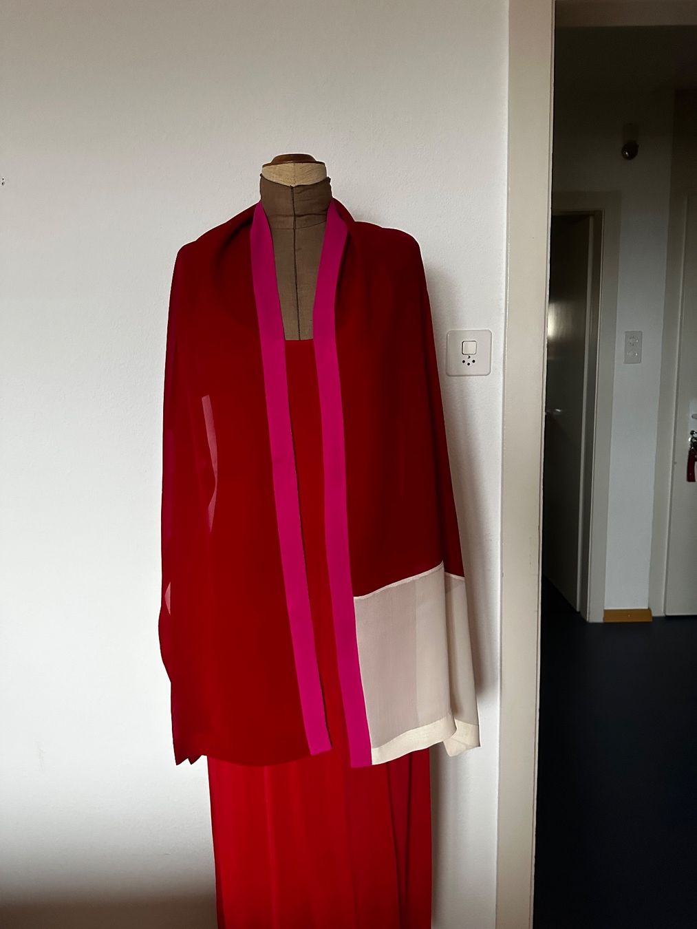 Kleider: Maxikleid mit Schal von Turnover – Gebraucht aus Niederteufen von nana65 3