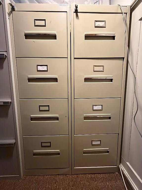 Armadi: Hängeregistraturschrank – Usato da Löhningen venduto da Lucdebale