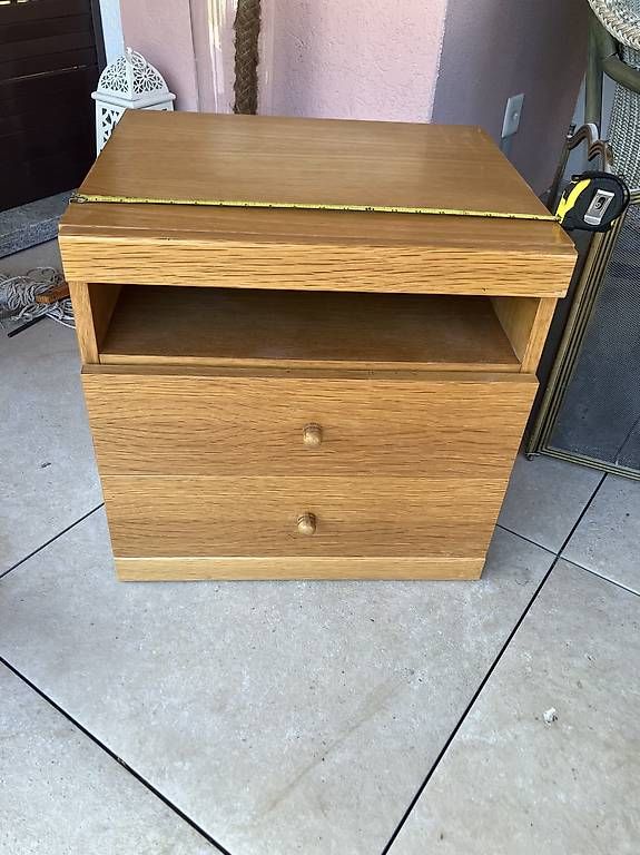 Comodini: Comodino in legno – Usato da Origlio venduto da Zeto.81