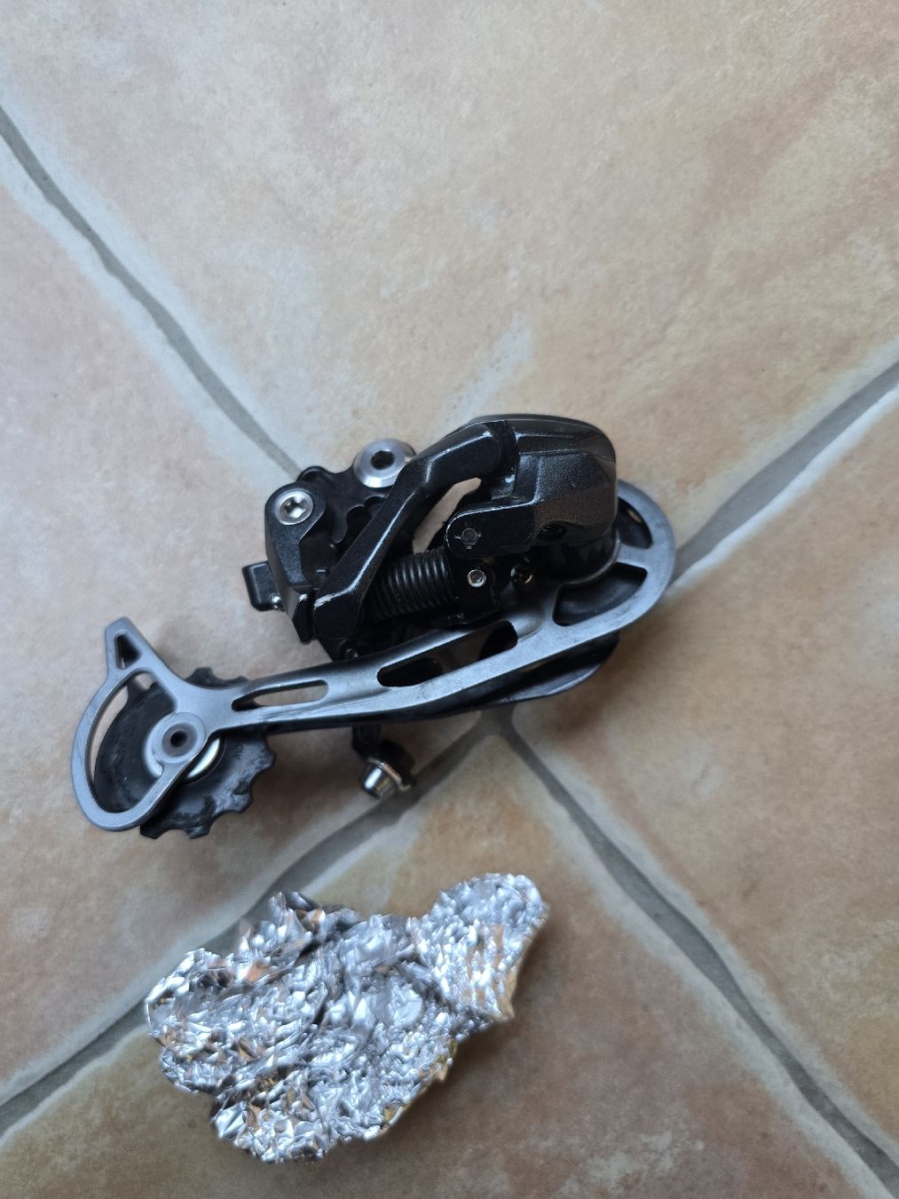 Shimano Ersatzteile: Shimano Deore Schaltwerk RD-M592 – Gebraucht aus Reinach BL von NadineBurger 1