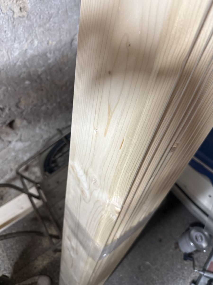 Articles en bois: Holztäfer 2,1m – D'occasion à Langnau i. E. par dom_vq57