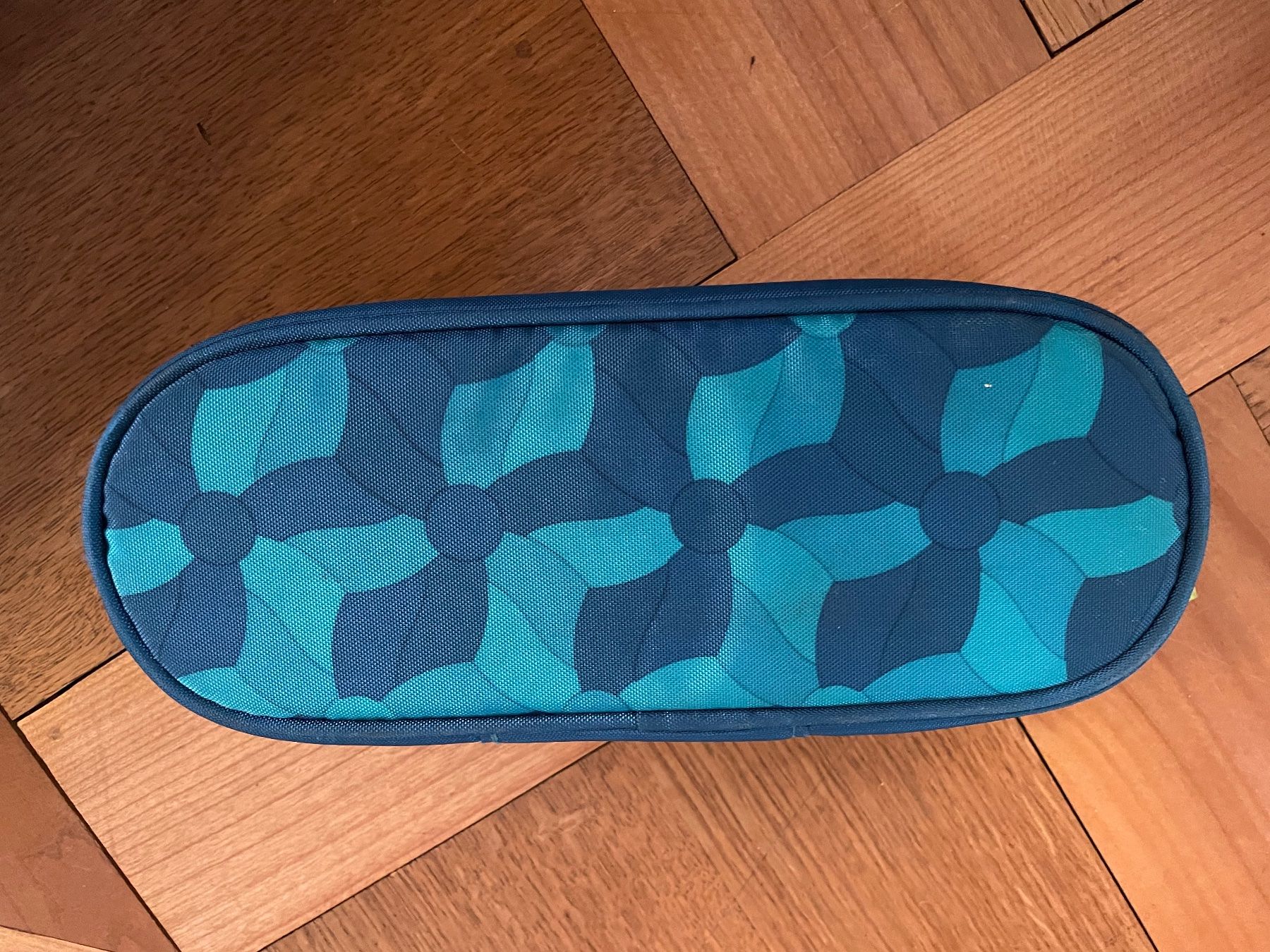Ergobag Astucci : Ergobag, kleines Schul-Etui, türkis/blau – Usato da Zürich venduto da Capetown14 1