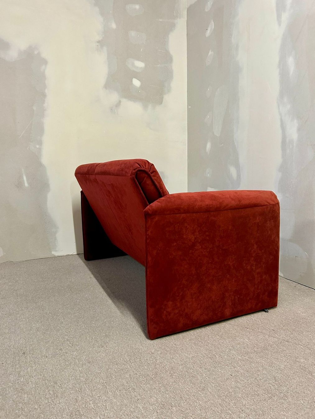 Divani: Leolux Bora Bora Sofa 2 Sitzer Alcantara rot – Usato da Rickenbach ZH venduto da Insider-Boerse 9
