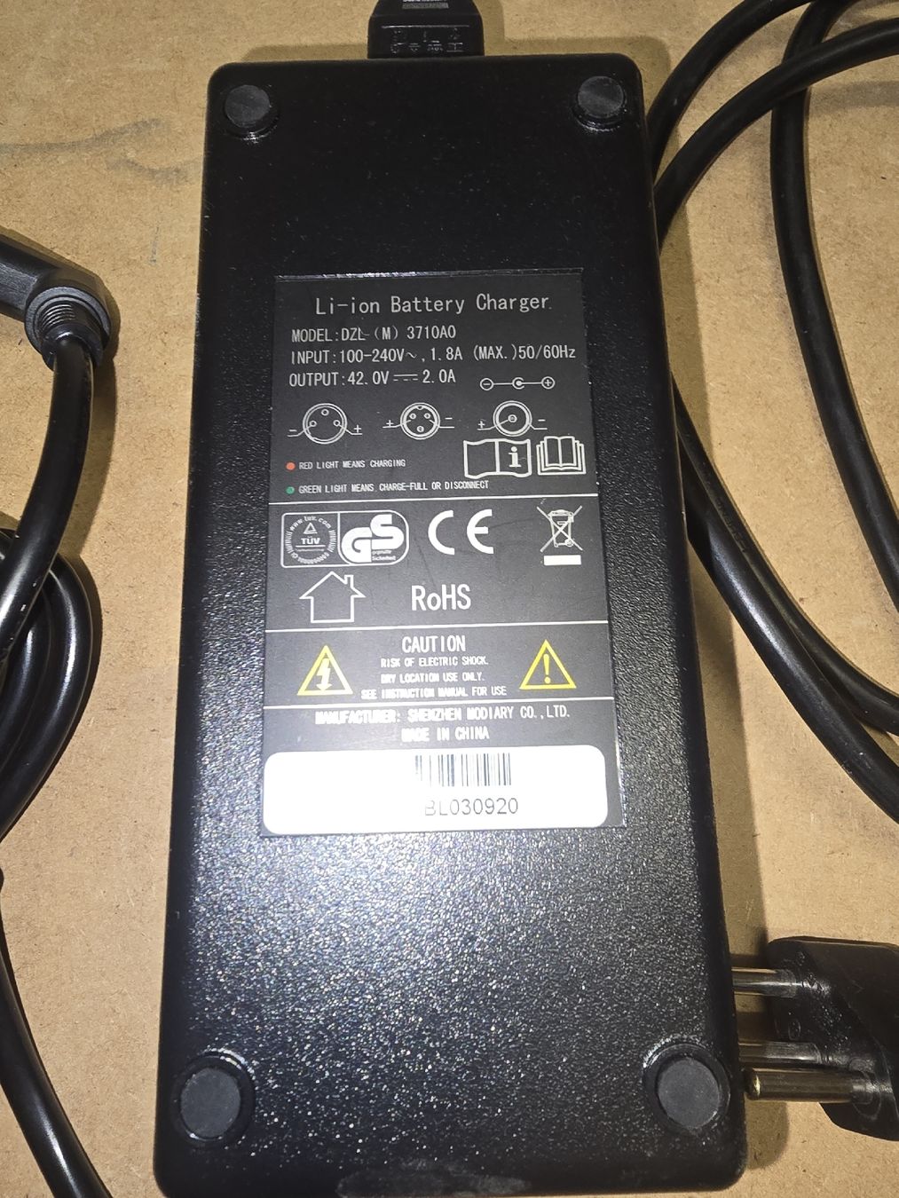 Chargeurs: E-bike Ladegerät – D'occasion à Lenzburg par cameleoncolor 1