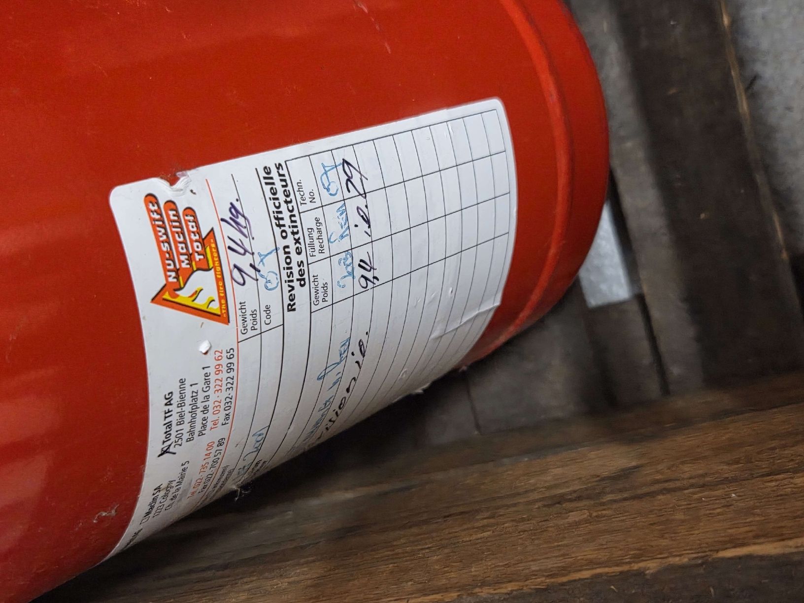 Feuerlöscher: 3 Feuerloescher Nu-Swift Maclin – Gebraucht aus Glattfelden von nic_kz6f