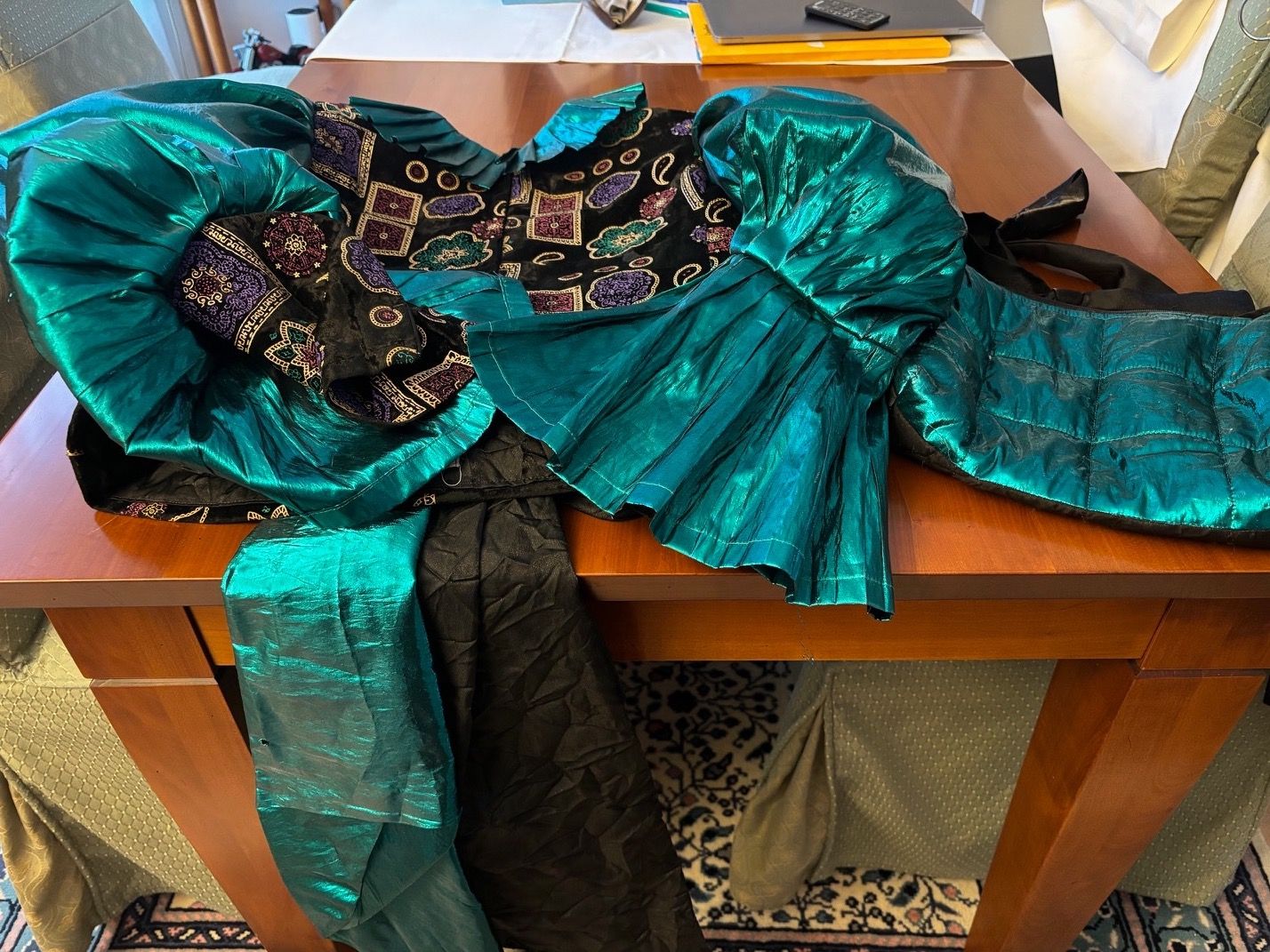 Costumi: Original Fastnachtskostüm von Rätsch Beeri, Basel – Usato da Rheinfelden venduto da Floyd5 1