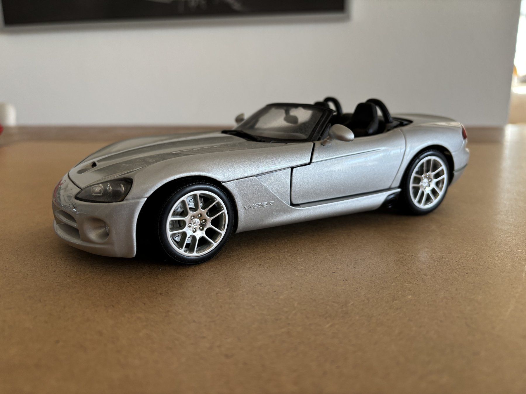 Maisto Modellini d'auto: DODGE VIPER 2002 SRT - SILVER 1:18 – Usato da Rickenbach SO venduto da steinerhome