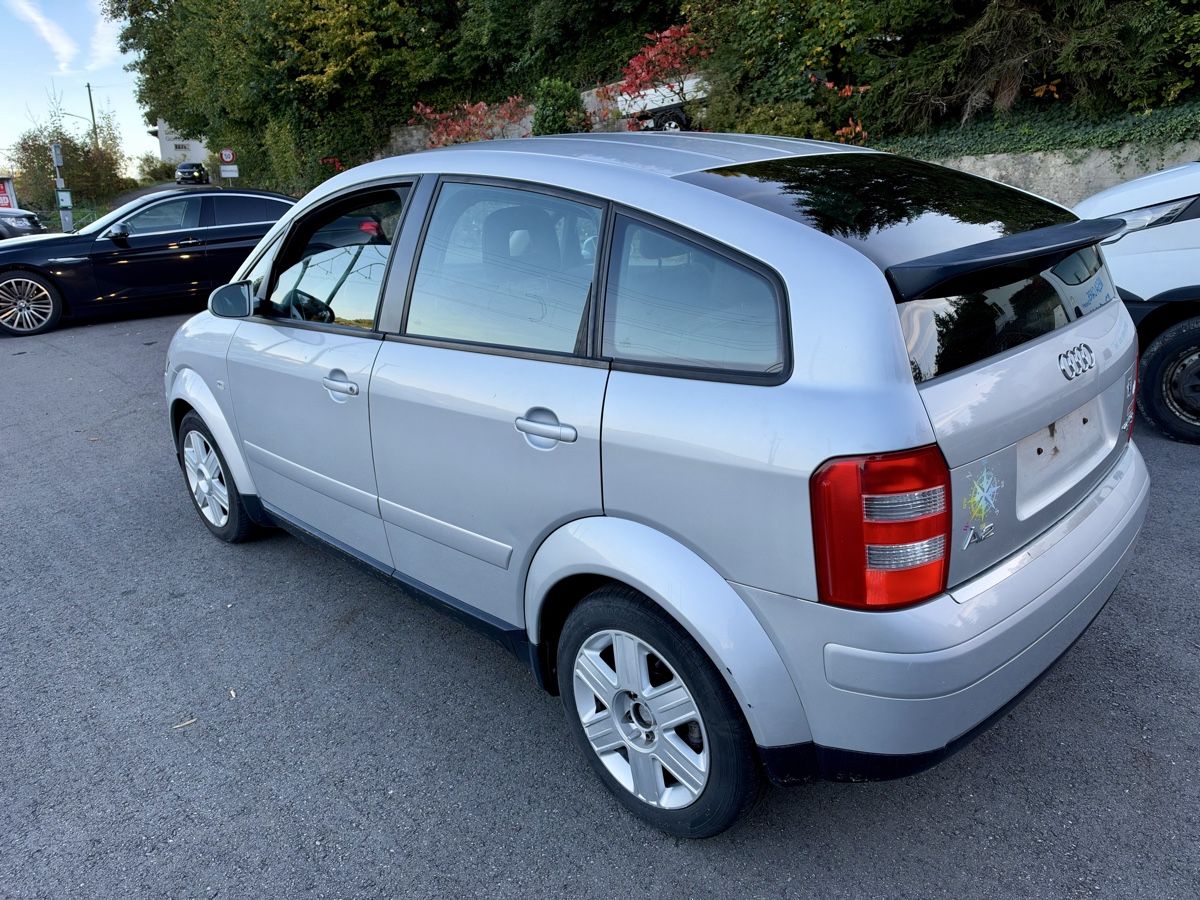 Audi Automobili: Audi A2  1.6 Benzin (mit mfk) – Usato da Hinterkappelen venduto da meh_qf55 1