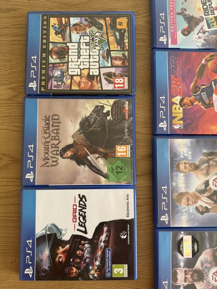 Sony Console: Sony Playstation  – PS4 inkl. Spiele und Controller – Usato da Fribourg venduto da AngeAvecH 4