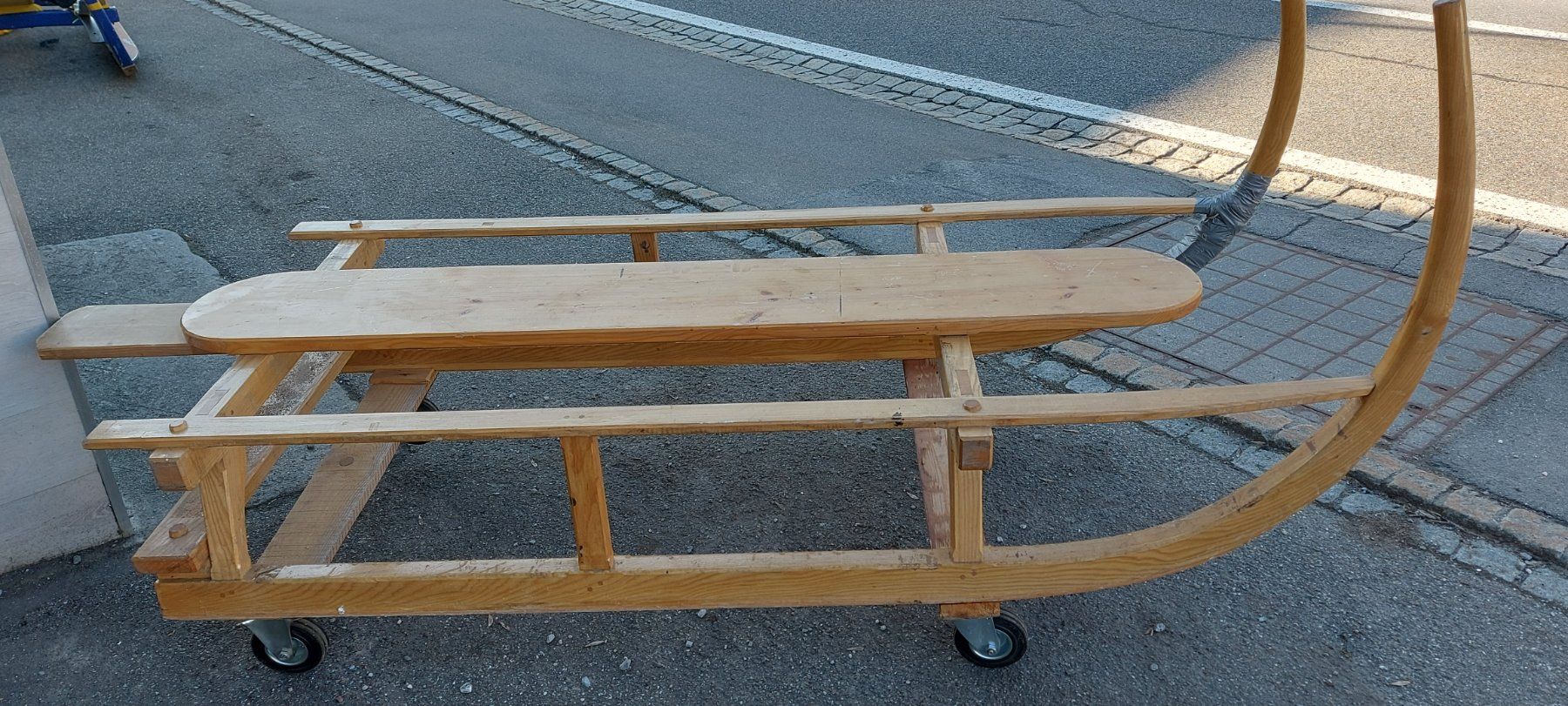 Schlitteln: Hornschlitten fahrbar – Gebraucht aus Rehetobel von Suejoe 2