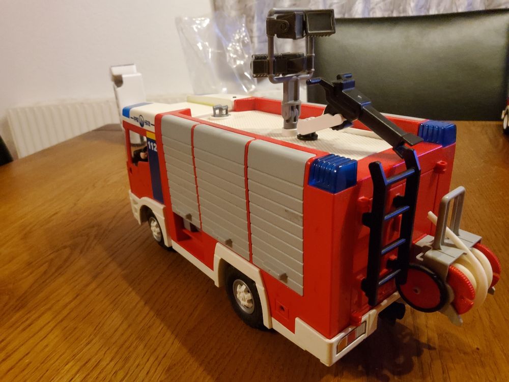  Playmobil Feuerwehrauto 