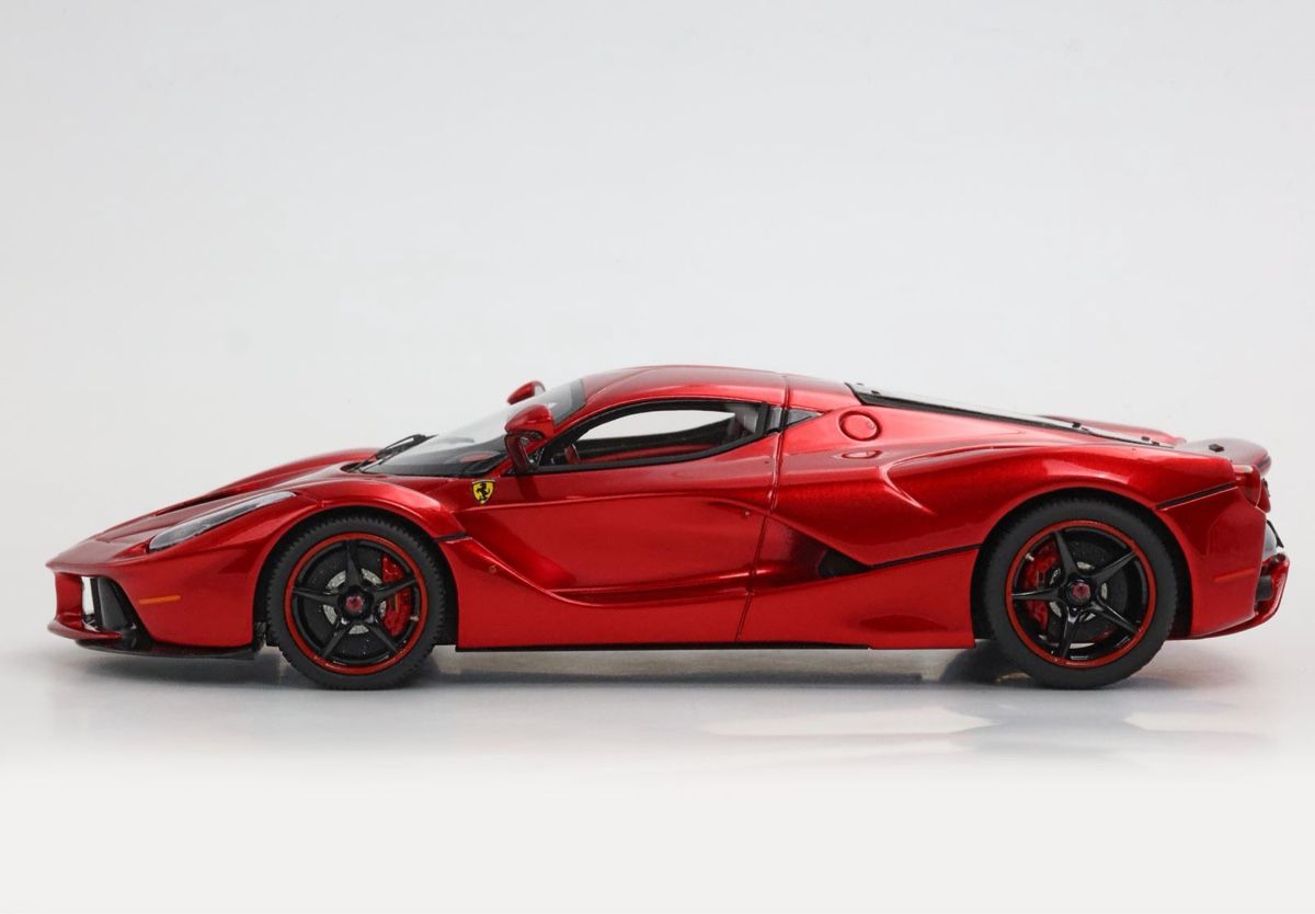 Ferrari Modellini d'auto: FERRARI LAFERRARI METALLIC ROSSO FUOCO 1:43 – Nuovo e nell'imballaggio originale da Bergdietikon venduto da Modell_Cars 5