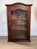 Wandschrank Vitrine aus Holz und Glas