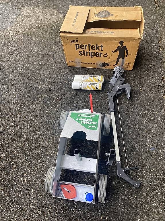 Tutti gli attrezzi: Bodenmarkiergerät Perfekt Striper – Usato da Eiken venduto da Xar58