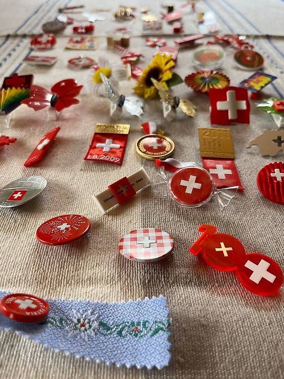 Placchette & Badge: 1.-August-Abzeichen Sammlung – Usato da Klosters venduto da lzo_btq5 4