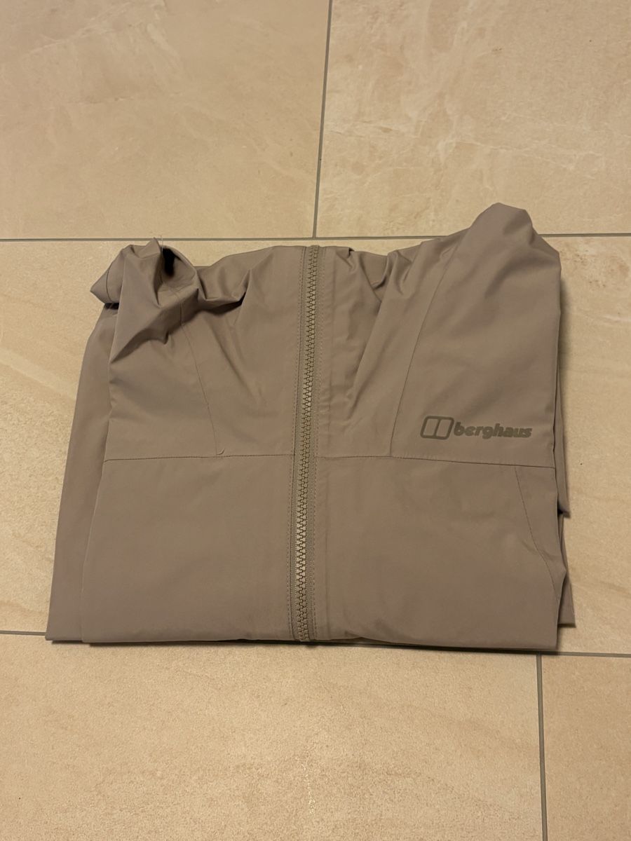 Berghaus Giacche: Berghaus Deluge Pro Regenjacke – Nuovo (secondo la descrizione) da Aesch BL venduto da morris_bsr 1