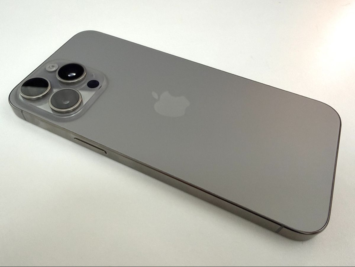 Apple Telefoni cellulari / Smartphones: Apple iPhone 15 Pro Max 512 GB Natural Titanium – Usato da Uster venduto da discus01 4