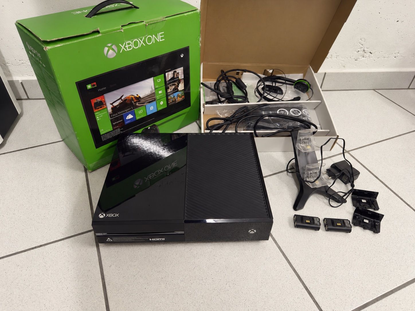 Microsoft Console: XBOX ONE mit Originalverpackung – Usato da Losone venduto da A.Colusso
