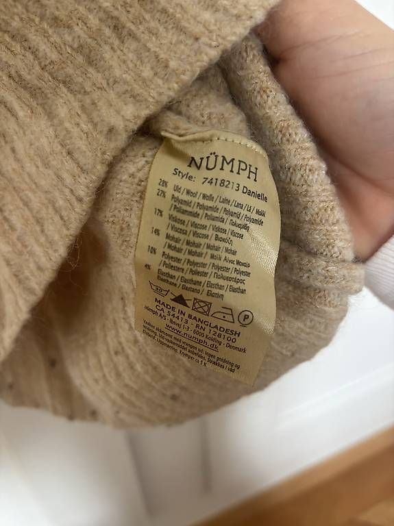 Pulls & Sweat-shirts: Beiger Pullover von Nümph,  Grösse XS – D'occasion à Bern par saeruhb 2