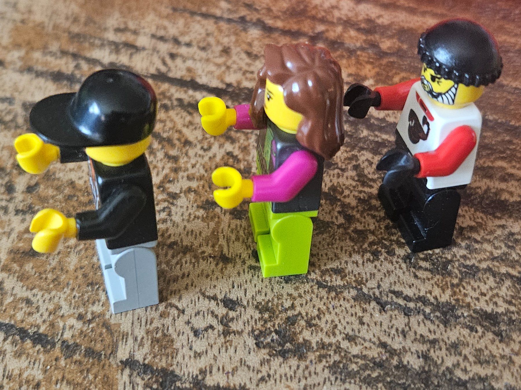 Lego Kit di costruzioni: lego lot de 3 figurines – Usato da Confignon venduto da Ecrofigs 2