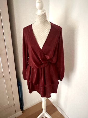 Wunderschönes bordeauxfarbiges Kleidchen in Gr. S/M