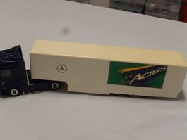 Mercedes Actros - schwer 1.5kg - NZG def   %% Ausverkauf %%