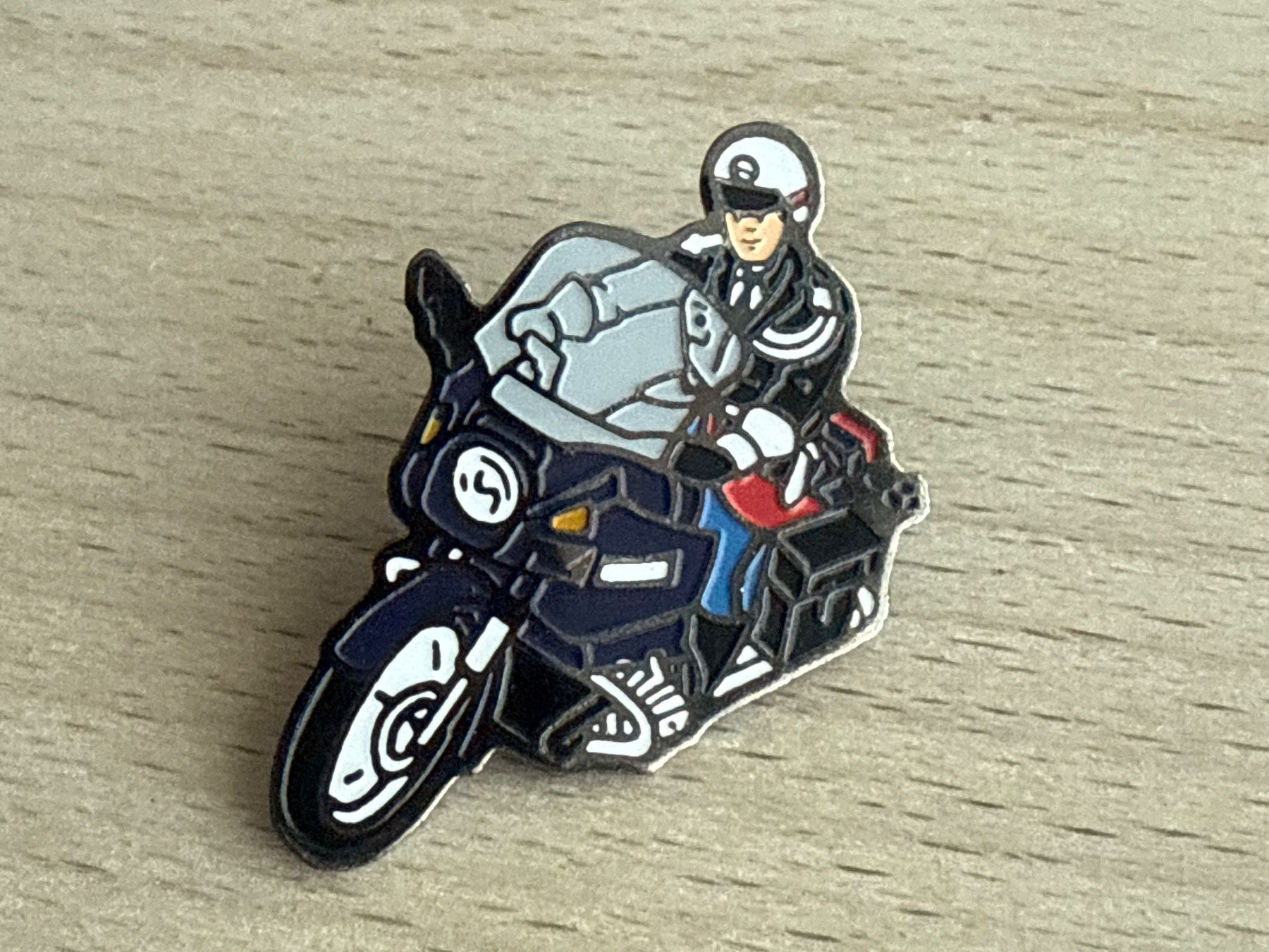 Plaquettes & Badges: Pin Polizei – D'occasion à Glattbrugg par Schweigmatt