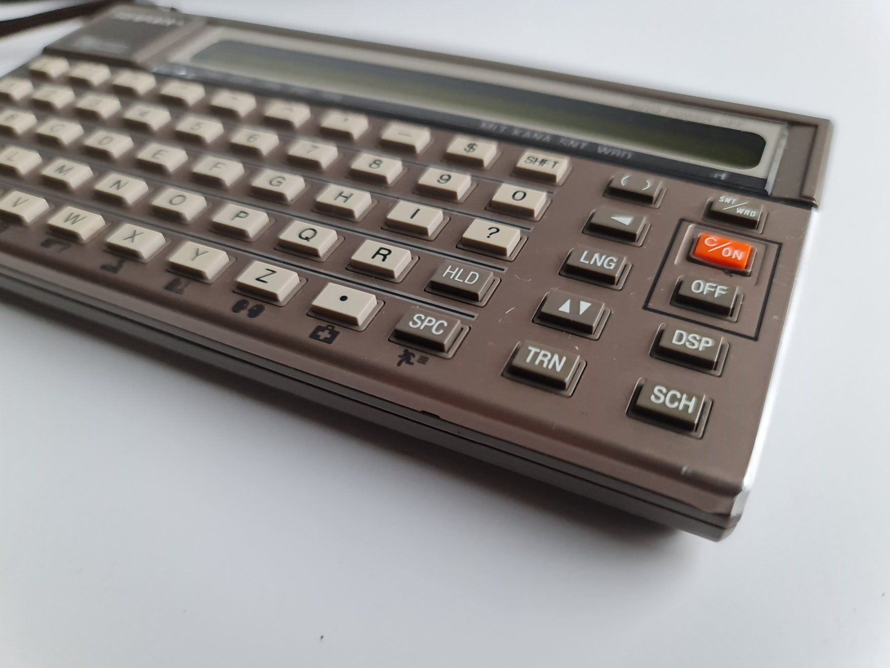 PC: Sharp IQ 3100 Electronic Translator 1980er Vintage Computer – Usato da Obfelden venduto da ZinggHandel 2