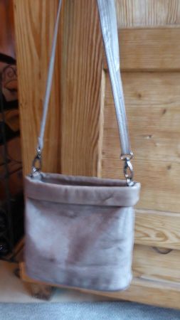 Kleinere Leder Handtasche RADA NATURE
