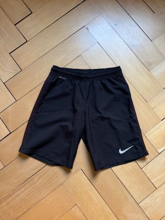 NIKE - Sportshorts schwarz S