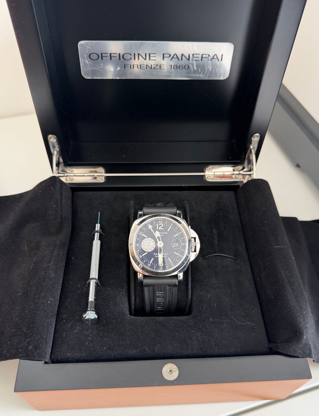Panerai Orologi: PANERAI LUMINOR GMT 44mm – Usato da Yens venduto da Mariedjo