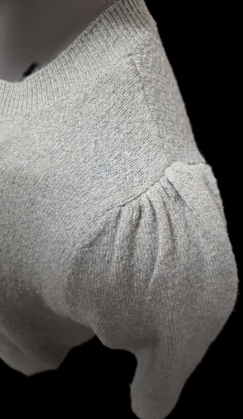 Only Pulls & Sweat-shirts: Only Strickpullover mit Puffärmeln, Grösse M – D'occasion à Subingen par DENDLE20 1