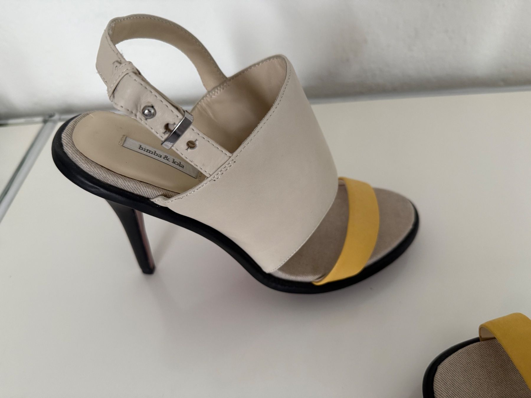 Scarpe da donna: Bimba y Lola Sandale – Usato da Richterswil venduto da CarlotaMaria 2