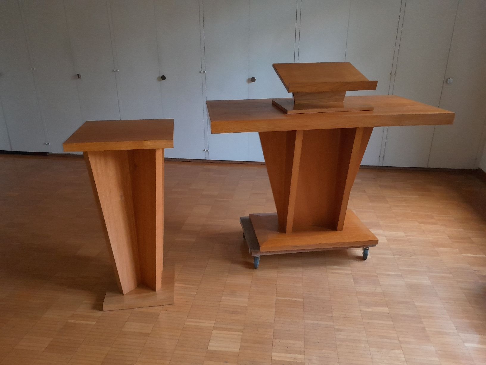 Sonstige Dekorationen & Accessoires: Mobiliar aus Kirche – Gebraucht aus Windisch von Hasel42