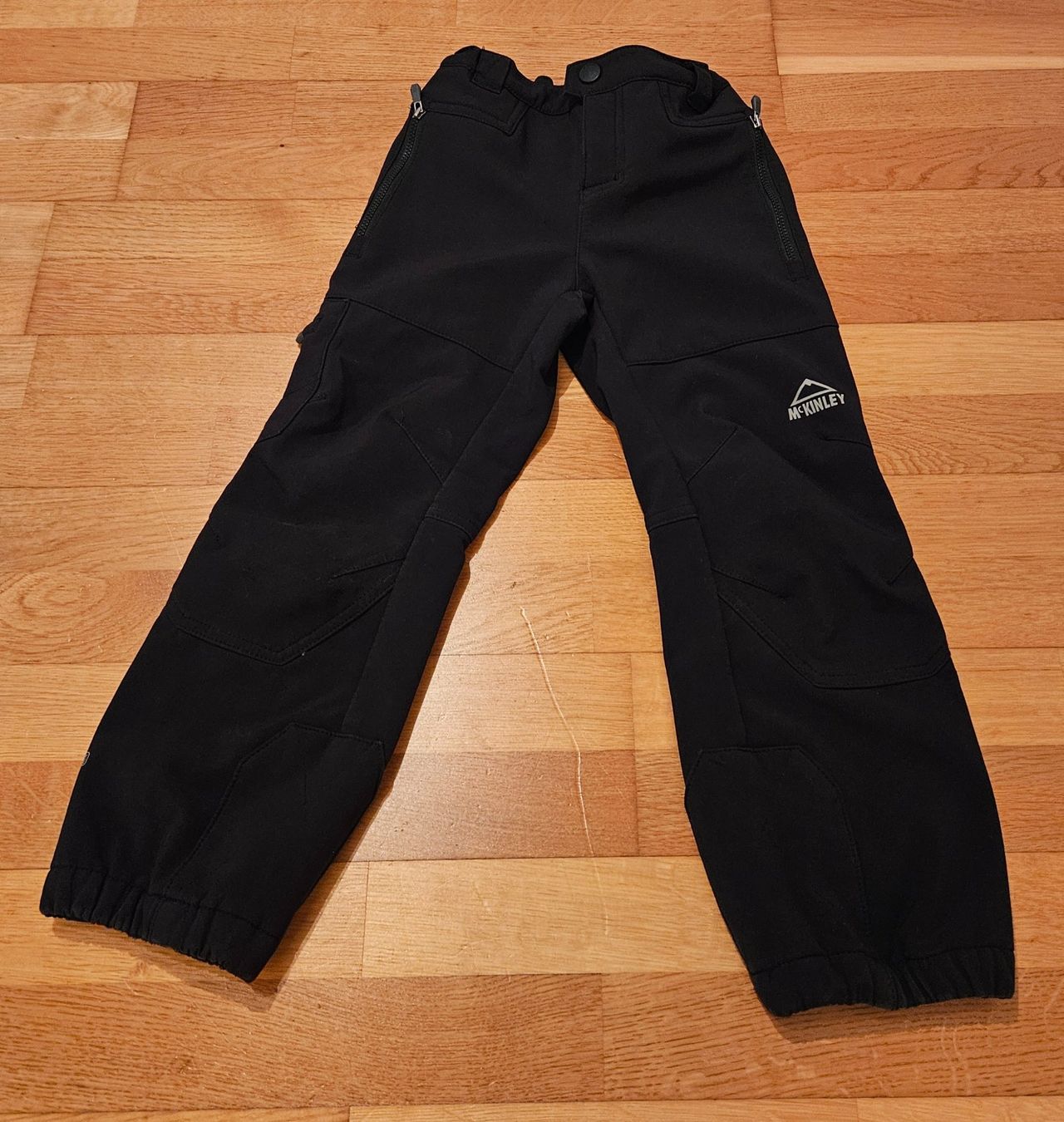 Mckinley Pantaloni: McKinley Softshellhose Kind Grösse 116 – Usato da Utzenstorf venduto da and_c8wy