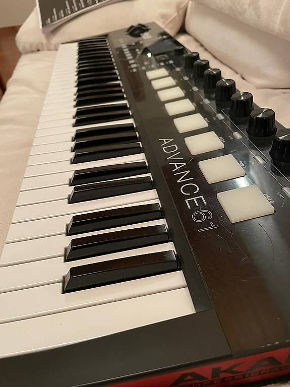 Akai Strumenti musicali: AKAI Advance 61 - Keyboard – Usato da Malvaglia venduto da mar_bag94 2