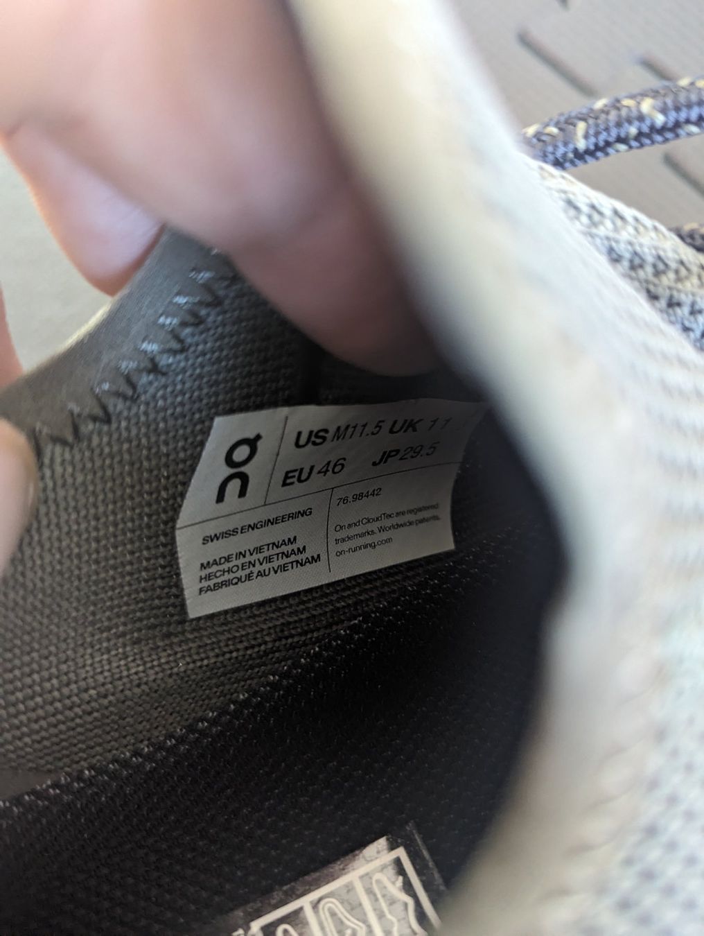 On Scarpe da uomo: On Schuhe Cloudeasy / Herren / Gr. 46 / Neu / Oliv – Nuovo e nell'imballaggio originale da Ittigen venduto da Deriento 4