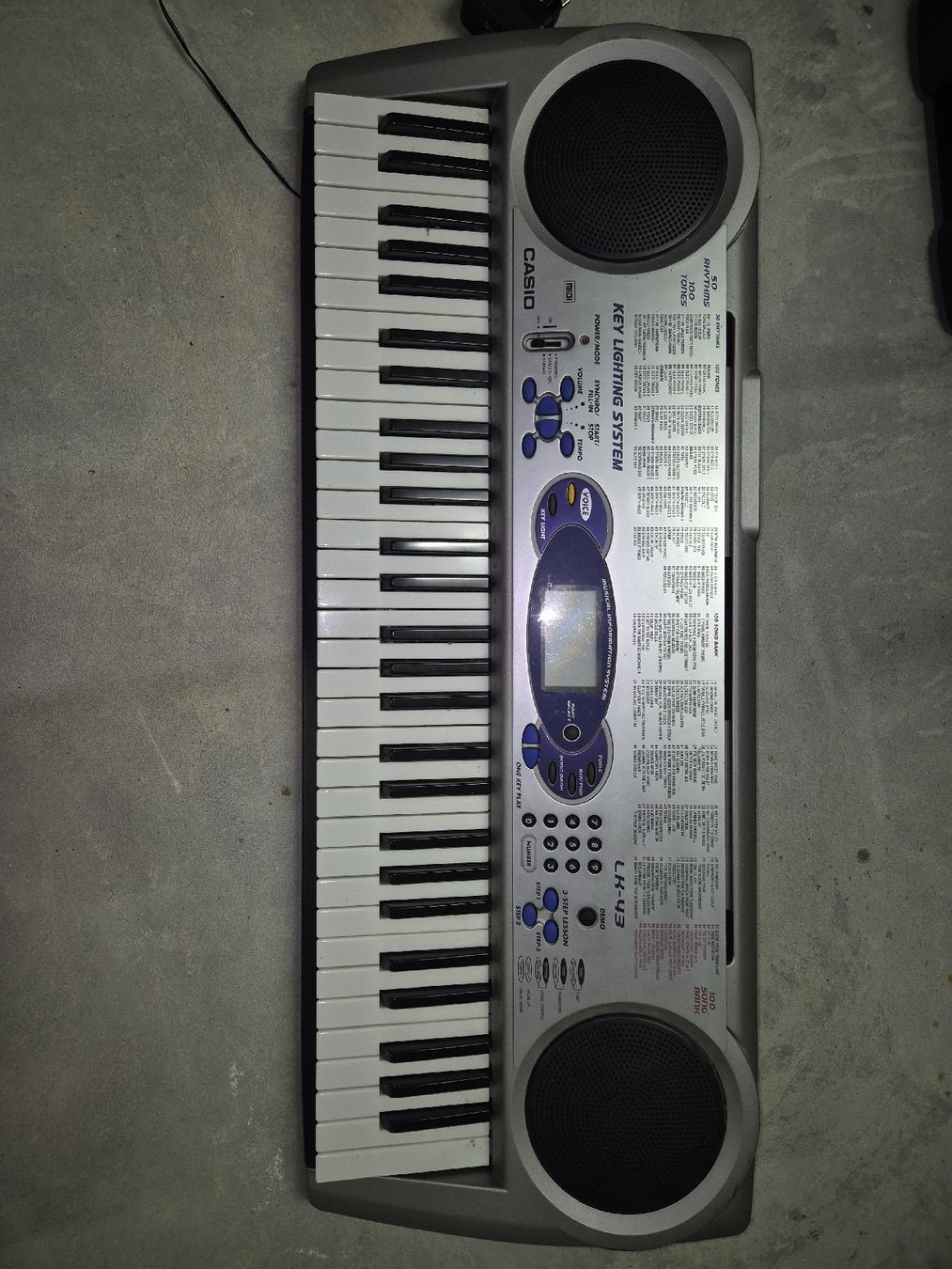 Casio Strumenti musicali: Casio LK-43 Key Lighting System Keyboard gebraucht – Usato da Vinelz venduto da Johner87