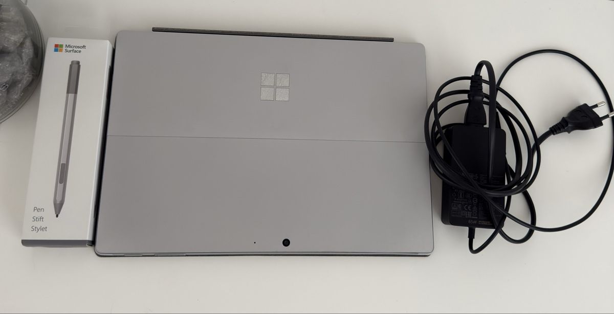 Microsoft Notebook: Microsoft Surface Pro 7 + Pen & Tastatur – Usato da Zürich venduto da TrustUser2020 2