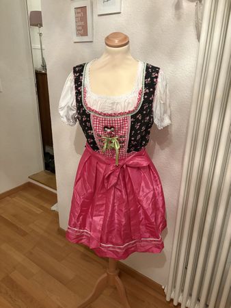 Wunderschönes, verspieltes Dirndl pink kariert