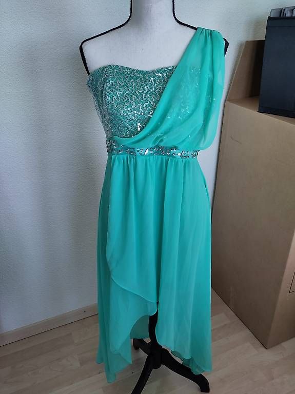 Robes: Abendkleid – D'occasion à Zürich par njerryrocky